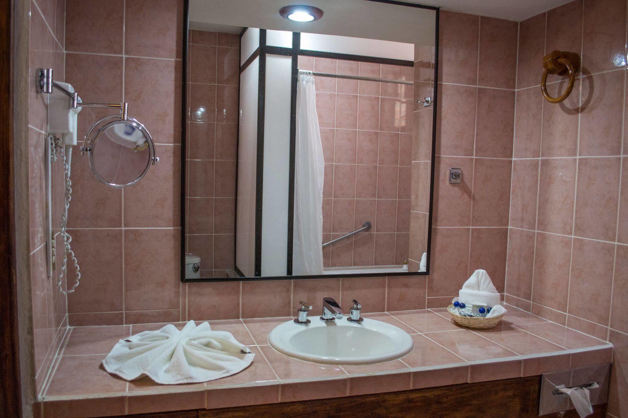Hotel Rincon Del Arco Сан-Кристобаль-де-Ла-Касас Экстерьер фото